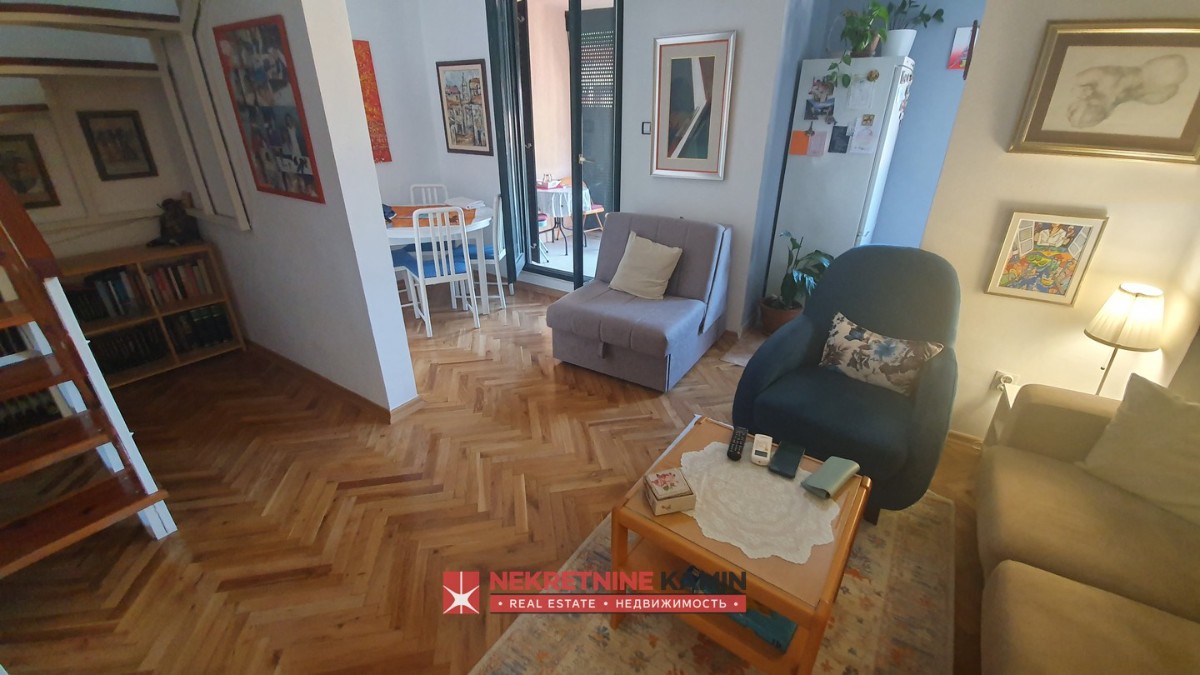 Prodaje se duplex dvosoban stan u Veljim Vinogradima, Budva 